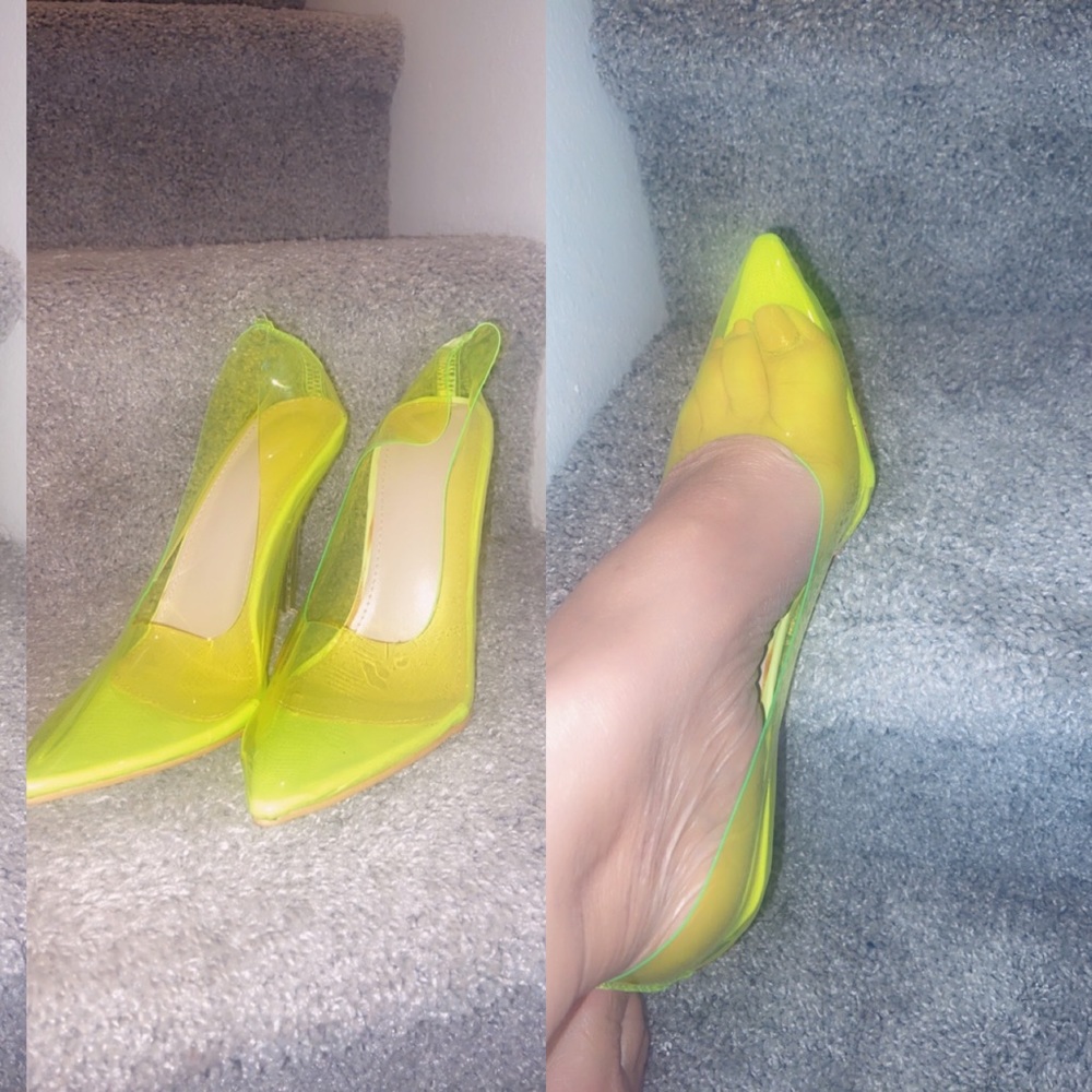 Yellow neon pumps